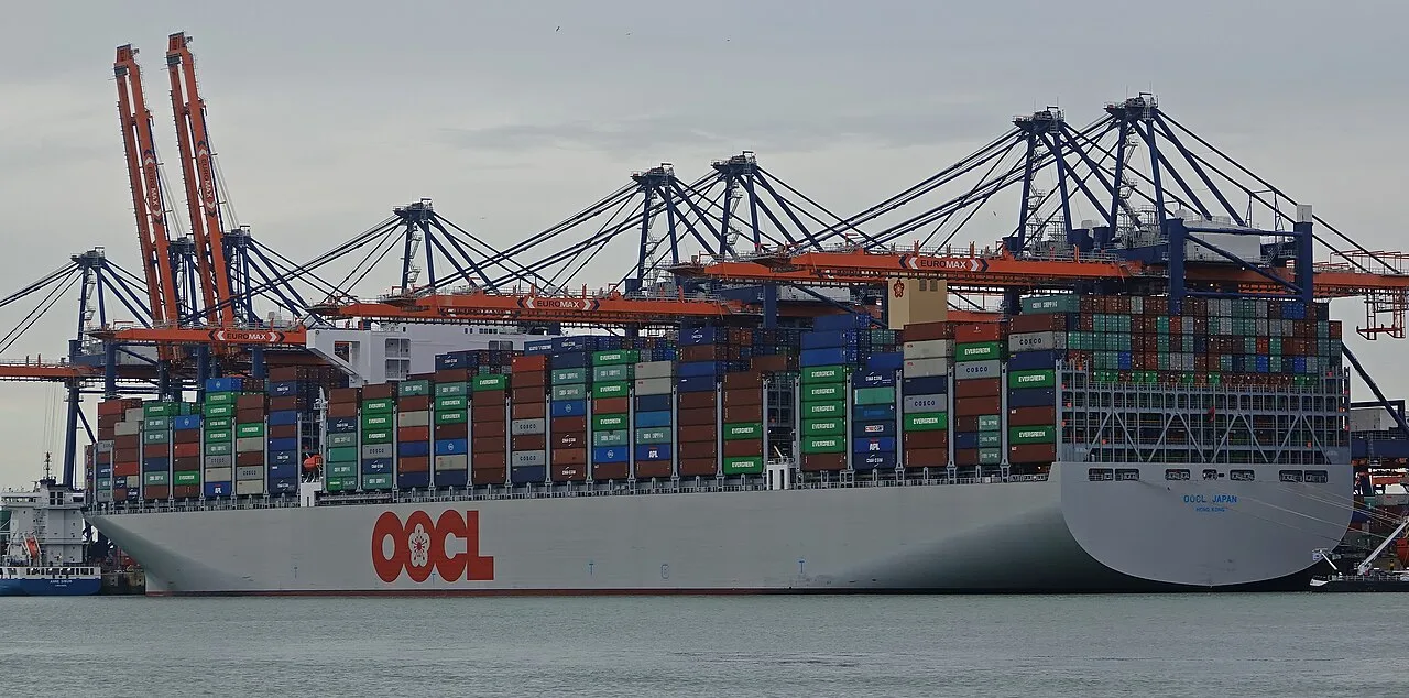 OOCL Japan at Rotterdam, January 2018.