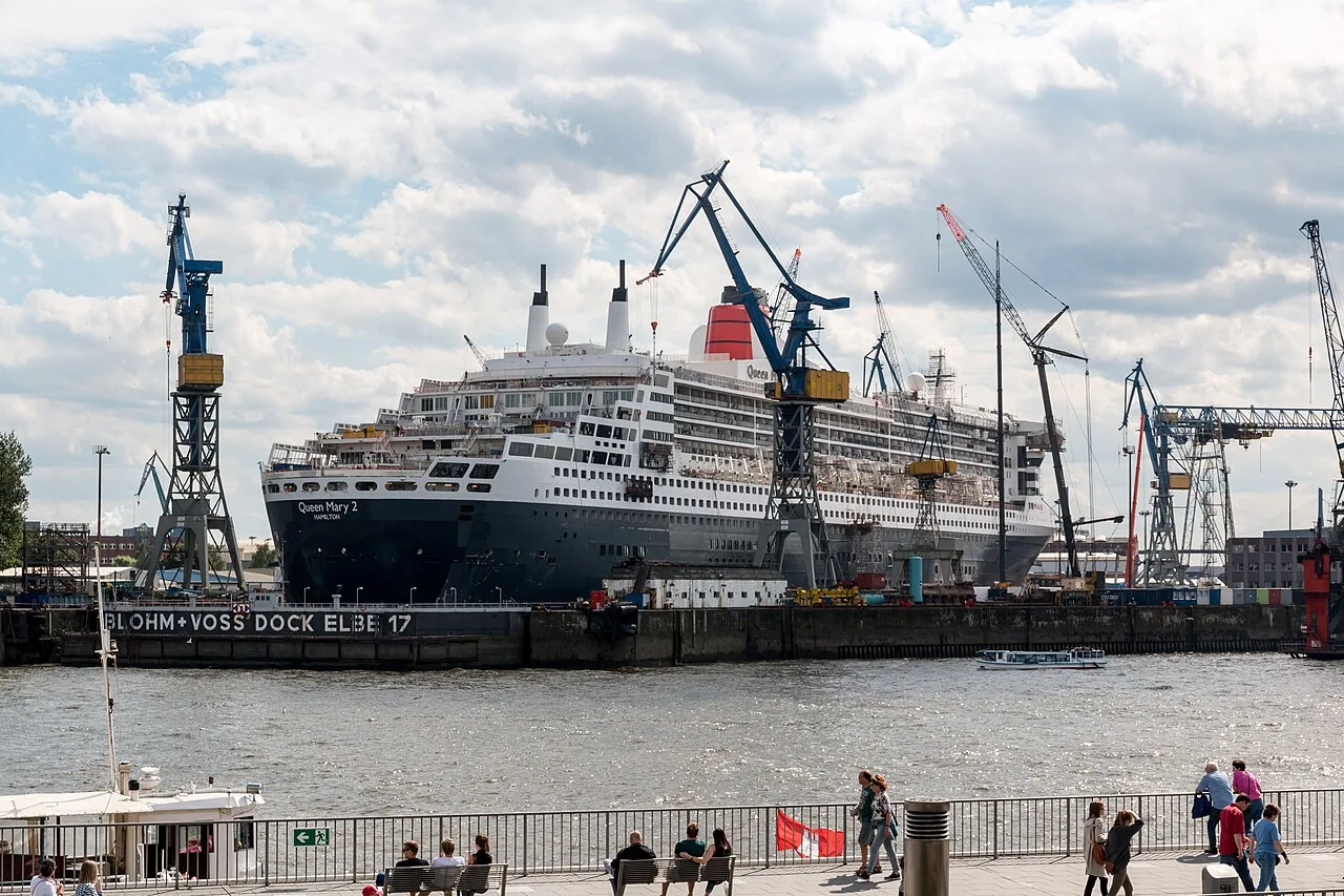 Queen Mary 2 in dry dock at Hamburg in 2016.